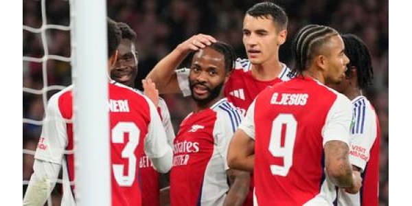 Raheem Sterling speelde de hele wedstrijd in het Arsenal-shirt